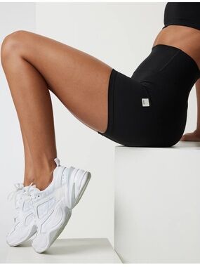 Vuori AllTheFeels Shorts - Black - Small